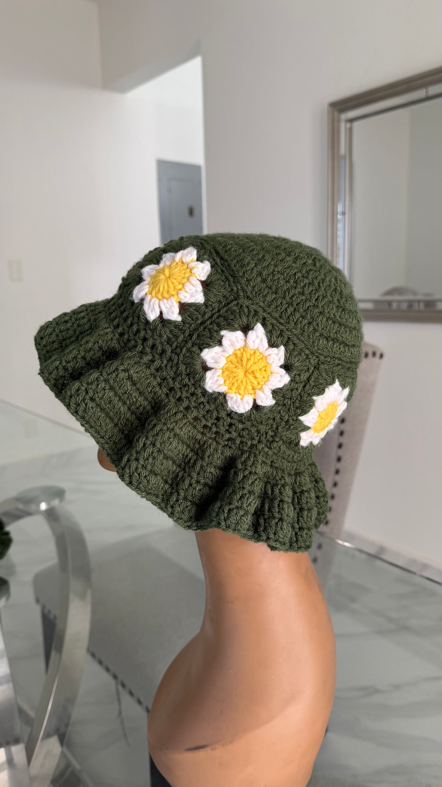 Daisy bucket hat