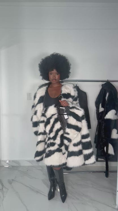 Love the Queen fur